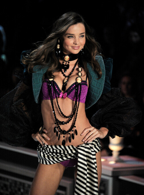 Miranda_Kerr-Kosty555--00376f434d142407a788