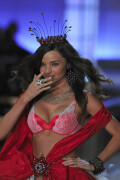 Miranda_Kerr-Kosty555--004068ddd370d12a5555