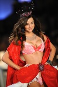 Miranda_Kerr-Kosty555--00516f614fb29c555fa6