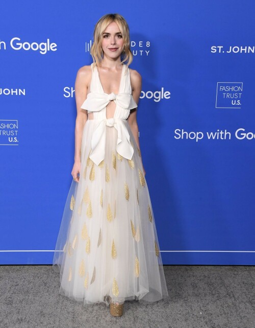 #KiernanShipka attends the Fashion Trust U.S. Awards 2023 at Goya Studios in Los Angeles - March 21, 2023

Kiernan Shipka wore Giambattista Valli At Fashion Trust U.S. Awards 2023

Kiernan Shipka attends the Fashion Trust U.S. Awards at Goya Studios on March 21, 2023 in Los Angeles. She wore Giambattista Valli