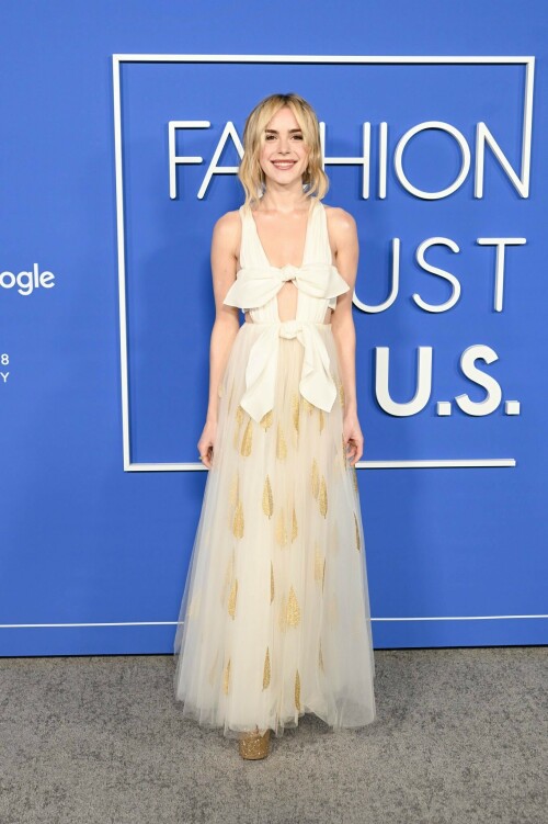 #KiernanShipka attends the Fashion Trust U.S. Awards 2023 at Goya Studios in Los Angeles - March 21, 2023

Kiernan Shipka wore Giambattista Valli At Fashion Trust U.S. Awards 2023

Kiernan Shipka attends the Fashion Trust U.S. Awards at Goya Studios on March 21, 2023 in Los Angeles. She wore Giambattista Valli