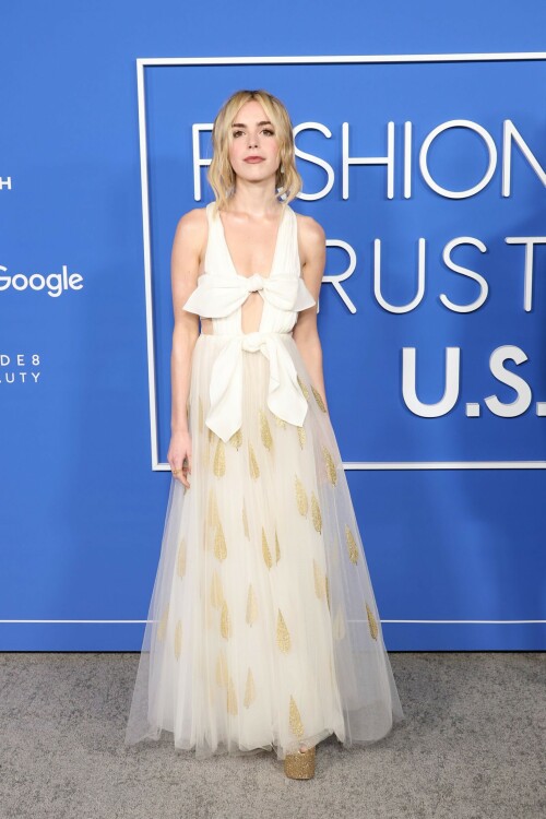 #KiernanShipka attends the Fashion Trust U.S. Awards 2023 at Goya Studios in Los Angeles - March 21, 2023

Kiernan Shipka wore Giambattista Valli At Fashion Trust U.S. Awards 2023

Kiernan Shipka attends the Fashion Trust U.S. Awards at Goya Studios on March 21, 2023 in Los Angeles. She wore Giambattista Valli