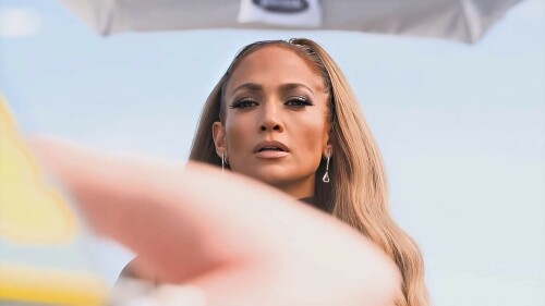 Jennifer_Lopez_2018_InStyle_05fce467155c8c0a41