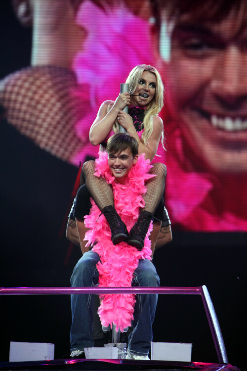 Britney Spears Performing on the 'Femme Fatale' Tour in Philadelphia - July 30, 2011

#BritneySpears #FemmeFataleTour