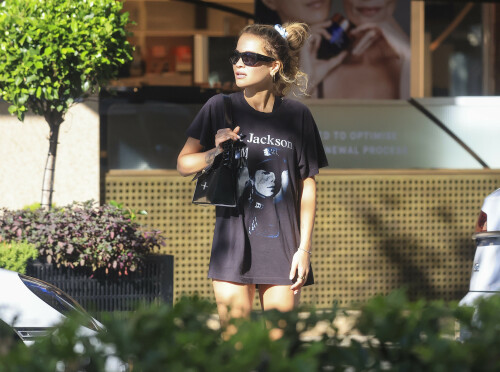 Rita Ora Candids - Out Shopping In Double Bay, Sydney, Australia - March 31, 2023

Her Celebrity Style: Vintage 1989 Janet Jackson Rhythm Nation 1814 Concert Tour T Shirt + Selvatore Ferragamo Geometric Shoulder Bag