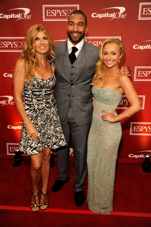 Actress Hayden Panettiere arrives at the 2012 ESPY Awards at Nokia Theatre L.A. Live on July 11, 2012

Her Celebrity Style: Giorgio Armani Gown