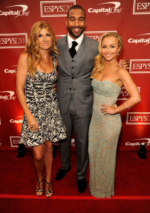 Actress Hayden Panettiere arrives at the 2012 ESPY Awards at Nokia Theatre L.A. Live on July 11, 2012

Her Celebrity Style: Giorgio Armani Gown