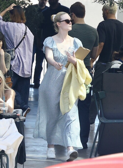 Elle Fanning In Silver Lake - April 6, 2023

Her Celebrity Style: Doen Sofia Dress + Gucci Horsebit 1955 Small Shoulder Bag