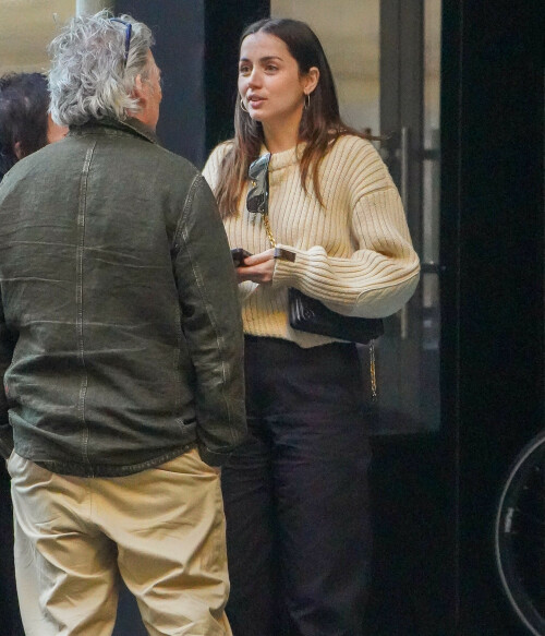 Ana de Armas Candids In New York City - April 9, 2023

Wearing: Louis Vuitton Elbow Patch Ribbed Pullover + Louis Vuitton Dressy Wide-Leg Pants + Louis Vuitton Academy Loafer + Louis Vuitton Pochette Coussin