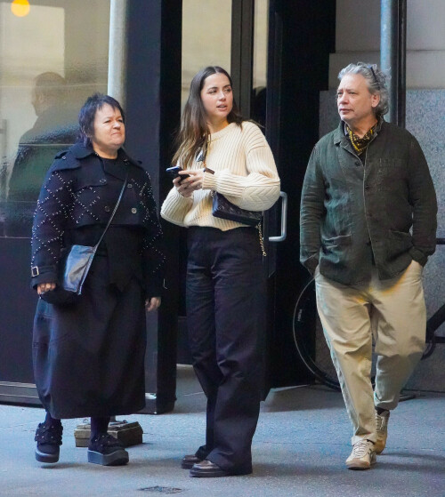 Ana de Armas Candids In New York City - April 9, 2023

Wearing: Louis Vuitton Elbow Patch Ribbed Pullover + Louis Vuitton Dressy Wide-Leg Pants + Louis Vuitton Academy Loafer + Louis Vuitton Pochette Coussin