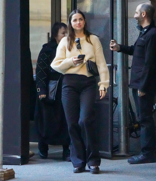 Ana de Armas Candids In New York City - April 9, 2023

Wearing: Louis Vuitton Elbow Patch Ribbed Pullover + Louis Vuitton Dressy Wide-Leg Pants + Louis Vuitton Academy Loafer + Louis Vuitton Pochette Coussin