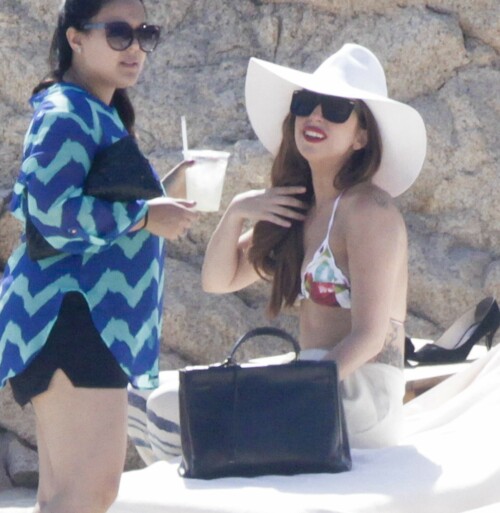 Lady_Gaga_Bikini_Mexico_June62013_118d8352c39d5e1a75.jpeg