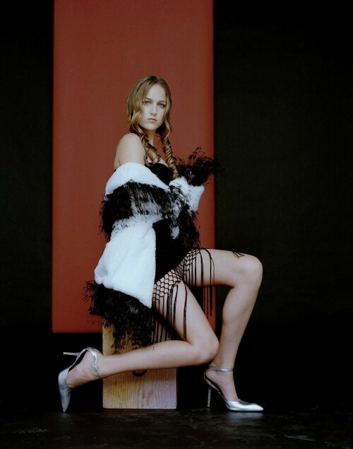 Leelee-Sobieski---Unknown-Shoot-Kosty555_info-01d8977b0287fc799f.jpeg