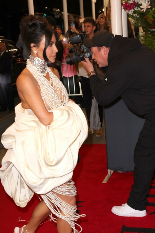 Kim Kardashian Returns to her hotel after attending the 2023 Met Gala at The Metropolitan Museum of Art in New York - May 1, 2023

#KimKardashian