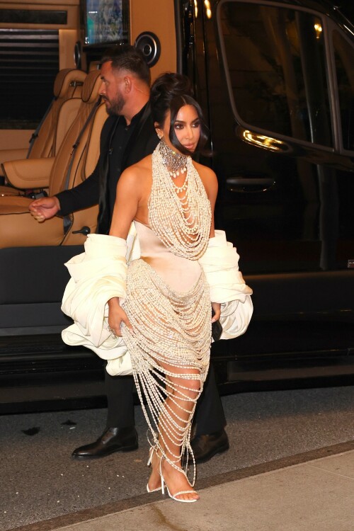 Kim Kardashian Returns to her hotel after attending the 2023 Met Gala at The Metropolitan Museum of Art in New York - May 1, 2023

#KimKardashian