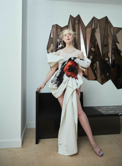 Elle_Fanning_Flaunt_The_Promenade_Issue_2023_14eaf1496a4a72f49f.jpeg