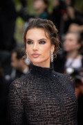 Alessandra-Ambrosio-Killers-Of-The-Flower-Moon-Cannes---20.05.2023_-49f2d55adbd57a2e18