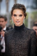 Alessandra-Ambrosio-Killers-Of-The-Flower-Moon-Cannes---20.05.2023_-503fd7bad8822e3f1e