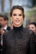 Alessandra-Ambrosio-Killers-Of-The-Flower-Moon-Cannes---20.05.2023_-51834f6db2c15cc9ad