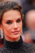 Alessandra-Ambrosio-Killers-Of-The-Flower-Moon-Cannes---20.05.2023_-592d2531ee43b289ad