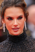 Alessandra-Ambrosio-Killers-Of-The-Flower-Moon-Cannes---20.05.2023_-6090f25a79aa564f15