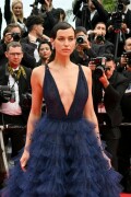 Irina-Shayk-Cannes-2023-00b3a481e25d29d6d