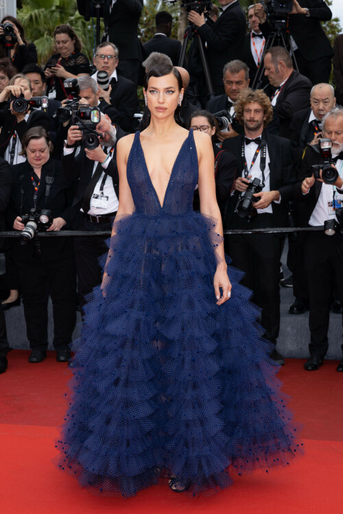 Irina-Shayk-Cannes-2023-32c008a867cf4e7cb6.jpeg