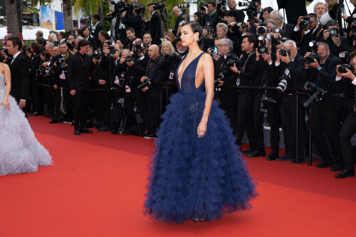 Irina-Shayk-Cannes-2023-55976d5f627110a6d9.jpeg