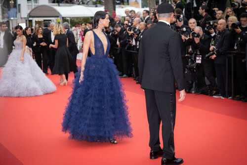 Irina-Shayk-Cannes-2023-60c69886192c110040