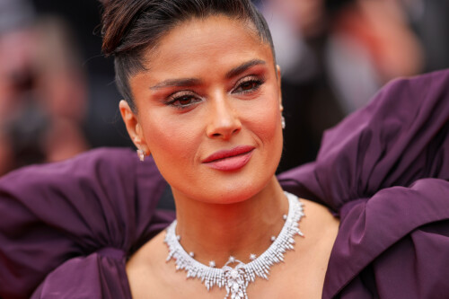 SalmaHayek_Cannes_2023_1025a5c4cedace04df3.jpeg