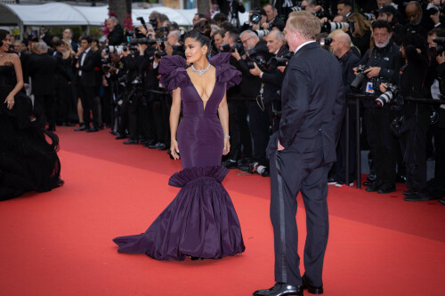 SalmaHayek_Cannes_2023_107ca001508224581b9.jpeg