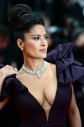 SalmaHayek_Cannes_2023_178866cb8cb8a1ba3f