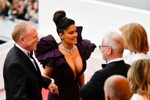 SalmaHayek_Cannes_2023_1969376b91d2f38436.jpeg