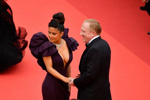 SalmaHayek_Cannes_2023_20d7d68bea5508b8eb.jpeg