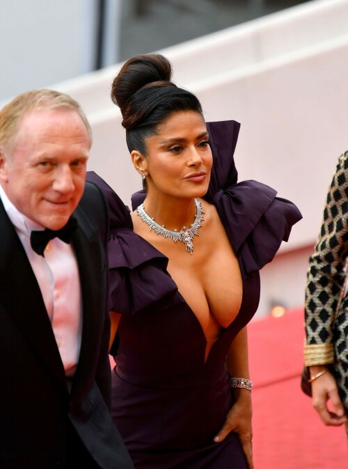 SalmaHayek_Cannes_2023_233365823026d42bf3.jpeg