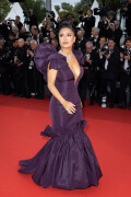 SalmaHayek_Cannes_2023_40534bad2d1c02cea9