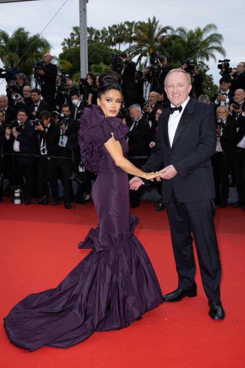 SalmaHayek_Cannes_2023_7022a8fab8a9ebb387.jpeg