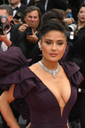 SalmaHayek_Cannes_2023_75116bf550499056e9