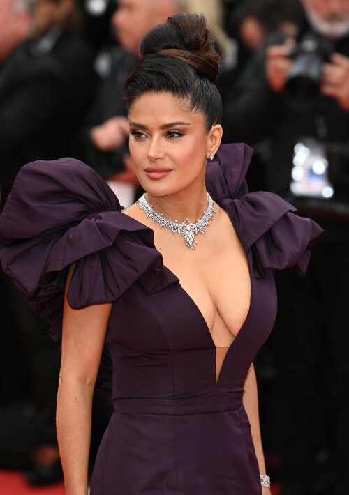 SalmaHayek_Cannes_2023_8721b1a49d5fd51a84.jpeg