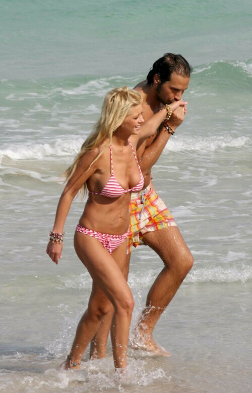 Tara-Reid-Kosty555.info-0008da4119d8b8a61a3f