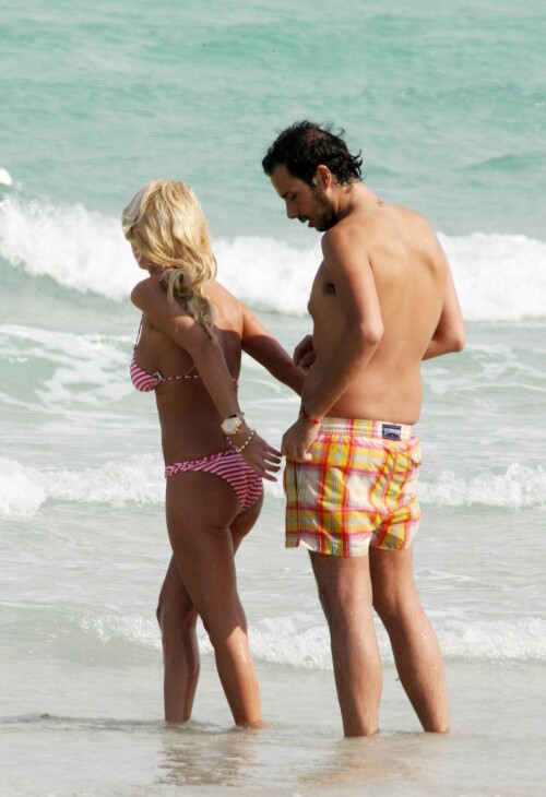 Tara-Reid-Kosty555.info-002903cbd311dce3ba20