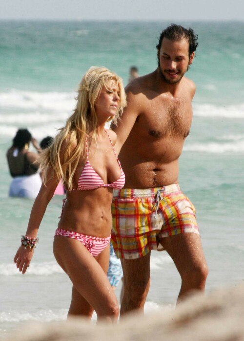 Tara-Reid-Kosty555.info-004056a1002e78929f35.jpeg