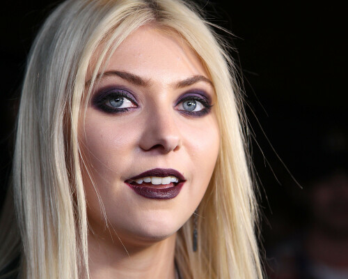 Taylor-Momsen-Kosty555.info--0001d1766ebfd879bc25