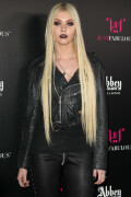 Taylor-Momsen-Kosty555.info--00084be60d935f85ff0e