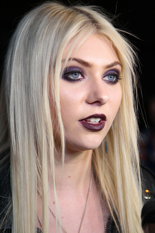 Taylor-Momsen-Kosty555.info--0017261be99f7e430fa2