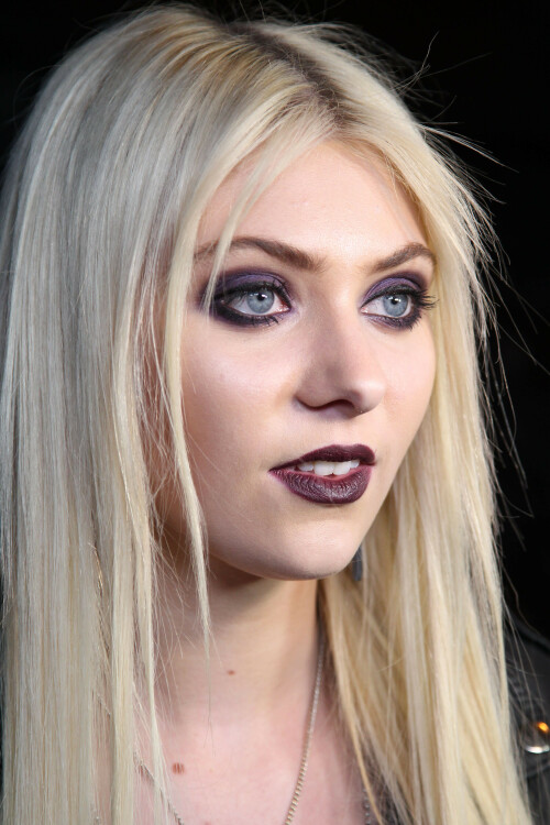 Taylor-Momsen-Kosty555.info--0019aaf268c6c97f085d