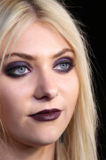 Taylor-Momsen-Kosty555.info--002253a0ea1d547f2619