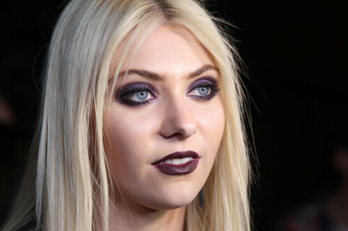 Taylor-Momsen-Kosty555.info--0025c613f0858ae9d21e