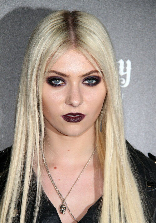 Taylor-Momsen-Kosty555.info--0028e71fc148aac75aae