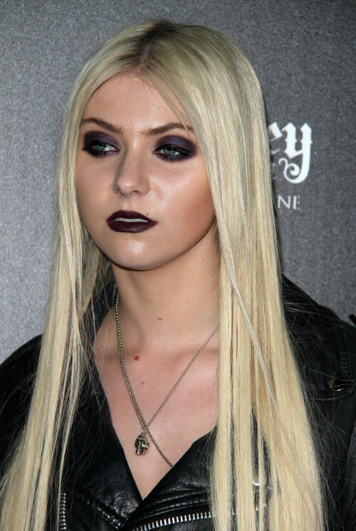 Taylor-Momsen-Kosty555.info--002913d806416f01aa64